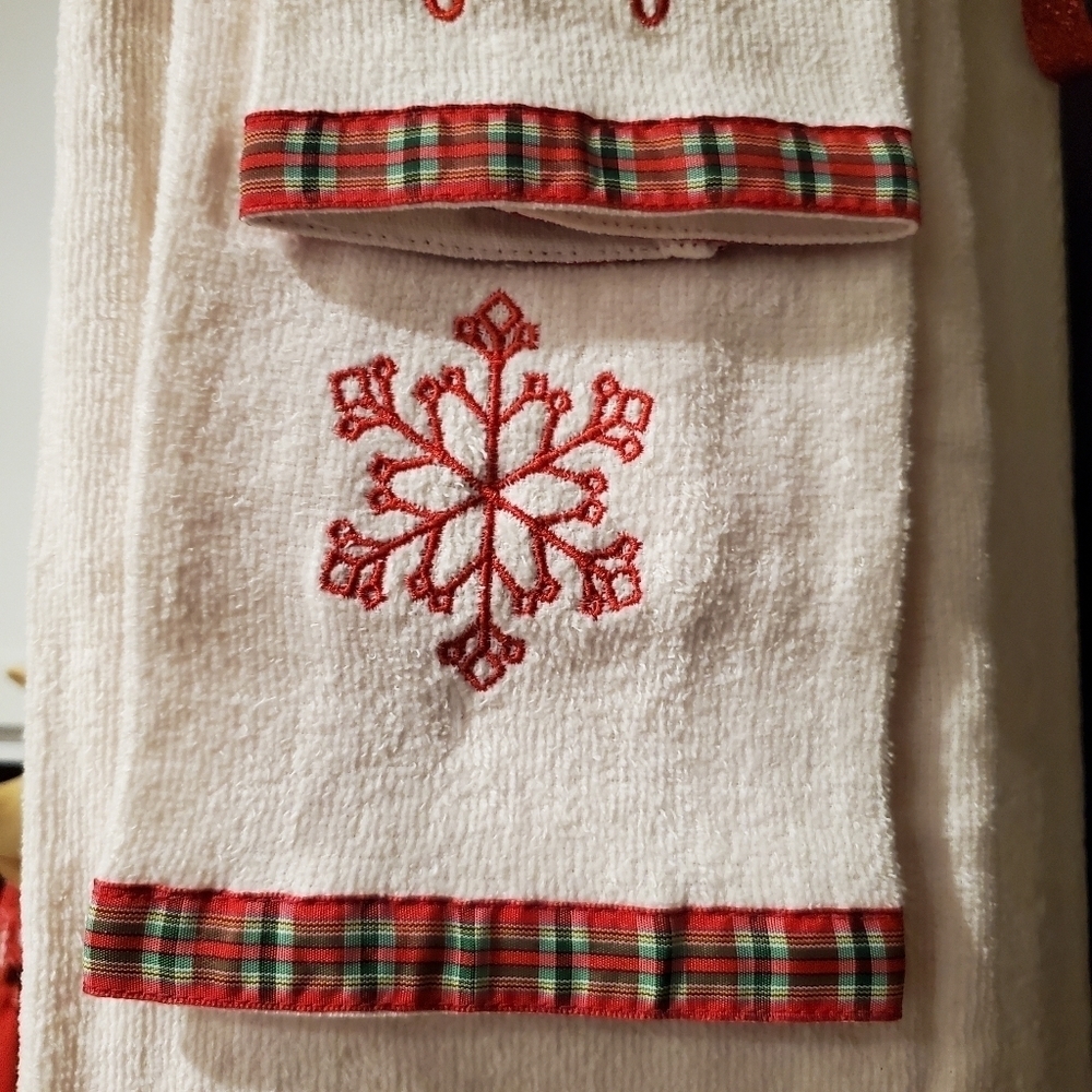 ๐ NEW 3 PC TOWEL SET - Picture 4 of 9